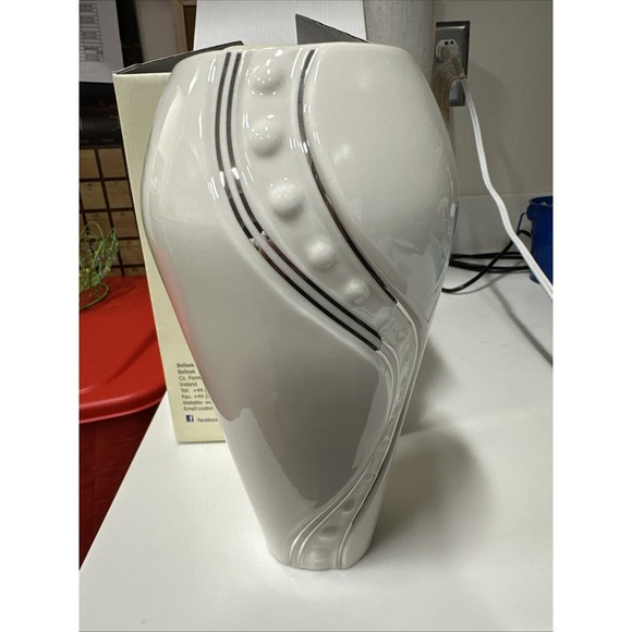 BELLEEK LIVING Modern Swirl Dot 9" Tall Off-White Porcelain Vase‎ VGC - Picture 1 of 5